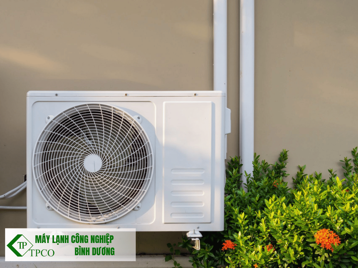 co-nen-ve-sinh-cuc-nong-may-lanh