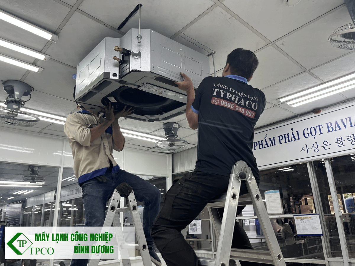 sua-may-lanh-am-tran